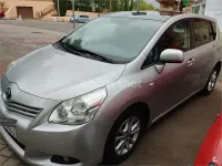 Usado Toyota Verso Active 126 CV (92 kW) 2011 Gris / plata Monovolumen