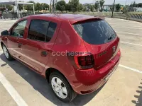 Usado Dacia Sandero Ambiance 73 CV (53 kW) 2017 Rojo Berlina