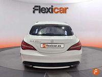 Usado Mercedes CLA200 Shooting Brake 150 CV (110 kW) 2019 Blanco Familiar