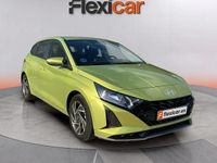 Usado Hyundai i20 101 CV (74 kW) 2024 Verde Utilitario