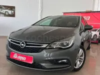 Usado Opel Astra Selective 125 CV (91 kW) 2018 Gris / plata Berlina