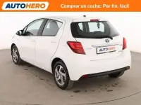 Usado Toyota Yaris Active 101 CV (74 kW) 2016 Blanco Utilitario