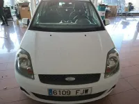 Usado Ford Fiesta Futura 90 CV (66 kW) 2007 Blanco Utilitario
