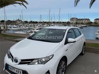 Usado Toyota Auris Hybrid Advance 136 CV (100 kW) 2014 Blanco Berlina