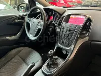 Usado Opel Astra Sportive 130 CV (95 kW) 2012 Marrón Berlina