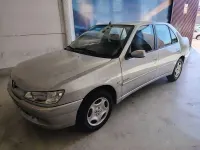 Usado Peugeot 306 90 CV (66 kW) 2000 Gris / plata Berlina