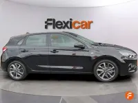 Usado Hyundai i30 110 CV (80 kW) 2023 Negro Utilitario