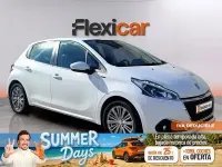 Usado Peugeot 208 Signature Sky 110 CV (80 kW) 2018 Blanco Utilitario