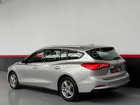 Usado Ford Focus Trend 120 CV (88 kW) 2021 Gris / plata Familiar