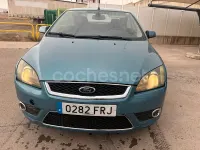 Usado Ford Focus Cabriolet Titanium 136 CV (100 kW) 2007 Azul Descapotable