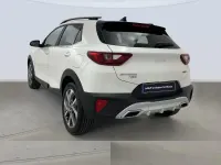Usado Kia Stonic GT-Line 101 CV (74 kW) 2022 Blanco SUV