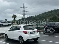 Usado Toyota Yaris Advance 99 CV (72 kW) 2015 Blanco Utilitario