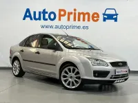 Usado Ford Focus Trend 115 CV (84 kW) 2006 Gris / plata Berlina