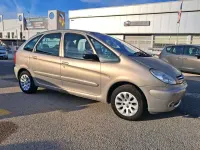 Usado Citroën Xsara Picasso Exclusive 117 CV (86 kW) 2003 Gris Monovolumen