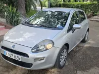 Usado Fiat Punto Easy 95 CV (69 kW) 2014 Gris Utilitario