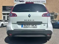 Usado Renault Scénic III 95 CV (69 kW) 2012 Monovolumen