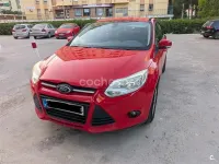 Usado Ford Focus Trend 115 CV (84 kW) 2012 Rojo Berlina