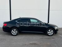 Usado Skoda Superb Active 150 CV (110 kW) 2018 Negro Berlina