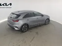 Usado Kia Ceed 100 CV (73 kW) 2024 Gris / plata Utilitario