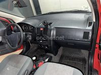 Usado Hyundai Getz 63 CV (46 kW) 2005 Rojo Utilitario