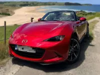 Usado Mazda MX5 Inclusive 160 CV (117 kW) 2015 Rojo Descapotable