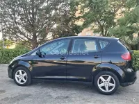 Usado Seat Altea Reference 105 CV (77 kW) 2012 Negro Monovolumen