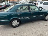 Usado Mercedes C240 Elegance 170 CV (125 kW) 1998 Verde Berlina