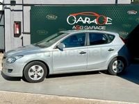 Usado Hyundai i30 Comfort 90 CV (66 kW) 2011 Gris / plata Berlina