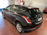 Usado Lancia Delta Gold 105 CV (77 kW) 2012 Negro Utilitario