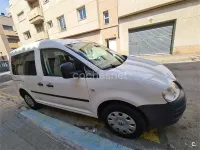 Usado VW Caddy 105 CV (77 kW) 2010 Blanco Monovolumen