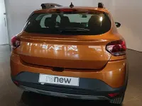 Usado Dacia Sandero Expression 91 CV (66 kW) 2023 Naranja Berlina