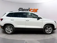 Usado Skoda Karoq Ambition 110 CV (80 kW) 2021 Blanco SUV