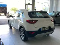 Usado Kia Stonic 101 CV (74 kW) 2025 Blanco SUV
