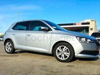Usado Skoda Fabia Ambition 95 CV (69 kW) 2020 Gris / plata Berlina