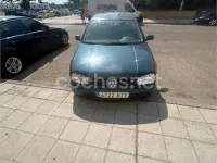 Usado VW Golf IV 105 CV (77 kW) 2002 Verde Berlina