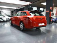 Usado Seat Leon ST Reference 116 CV (85 kW) 2021 Rojo Familiar
