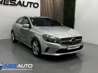 Usado Mercedes A180 Urban 109 CV (80 kW) 2016 Gris / plata Berlina