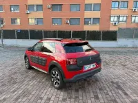 Usado Citroën C4 Shine 100 CV (73 kW) 2016 Rojo Berlina