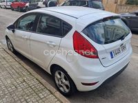 Usado Ford Fiesta Trend 90 CV (66 kW) 2009 Blanco Utilitario