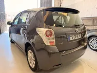 Usado Toyota Verso Advance 126 CV (92 kW) 2012 Gris / plata Monovolumen