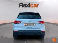 Usado Seat Arona Style Plus 110 CV (80 kW) 2021 Blanco SUV