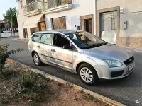 Usado Ford Focus Trend 90 CV (66 kW) 2005 Gris / plata Familiar