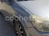 Usado Opel Astra Edition 100 CV (73 kW) 2004 Gris / plata Berlina
