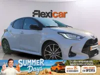 Usado Toyota Yaris Plus 131 CV (96 kW) 2024 Gris Utilitario
