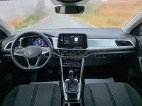 Usado VW T-Roc Life 150 CV (110 kW) 2025 Gris / plata SUV