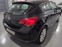 Usado Opel Astra Cosmo 110 CV (80 kW) 2010 Negro Utilitario