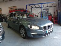 Usado Volvo V60 Momentum 120 CV (88 kW) 2018 Gris / plata Familiar