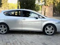Usado Seat Leon Ecomotive 105 CV (77 kW) 2010 Gris / plata Utilitario