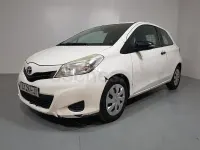 Usado Toyota Yaris Active 90 CV (66 kW) 2012 Blanco Utilitario