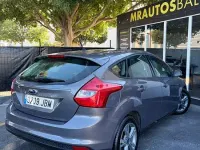 Usado Ford Focus 125 CV (91 kW) 2014 Gris / plata Berlina